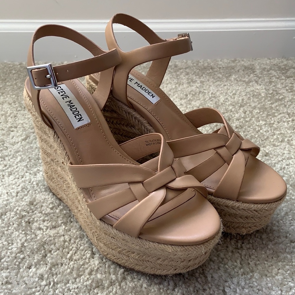Steve Madden Talula nude wedge heels size 6